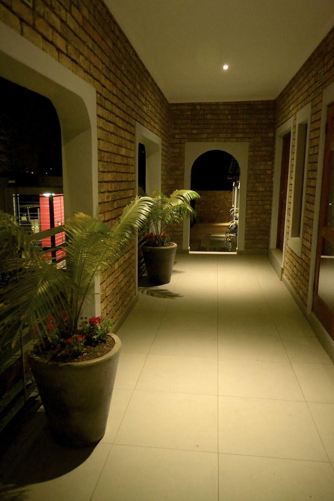 yalla yalla boutique hotel