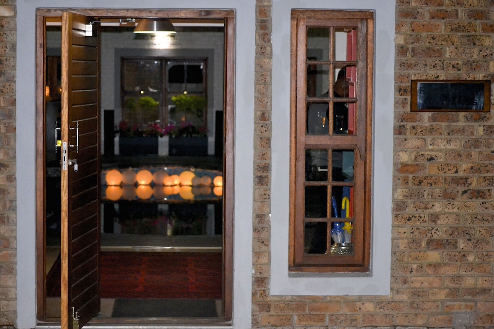 yalla yalla boutique hotel