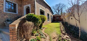 yalla yalla boutique hotel