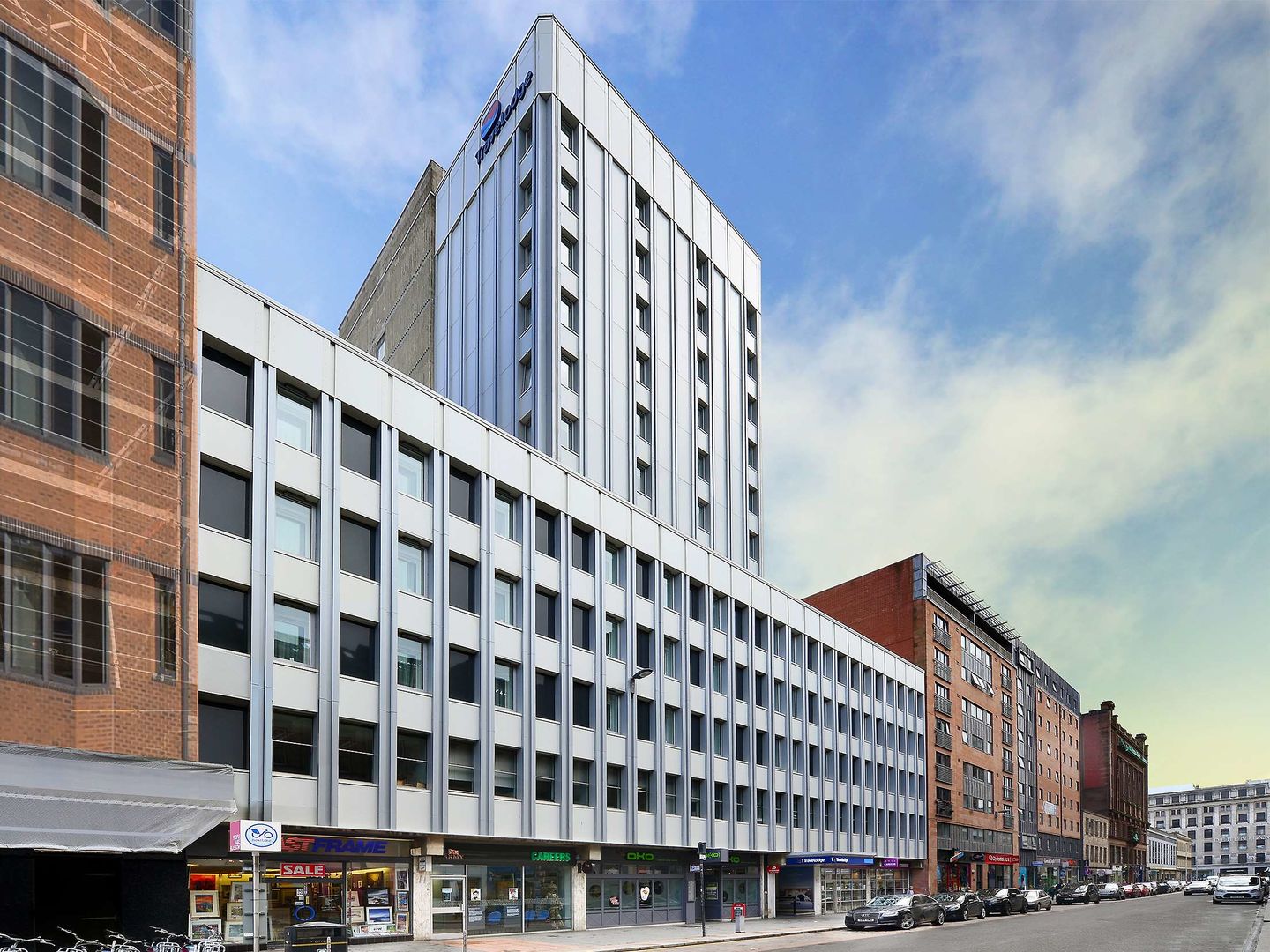 travelodge glasgow queen street