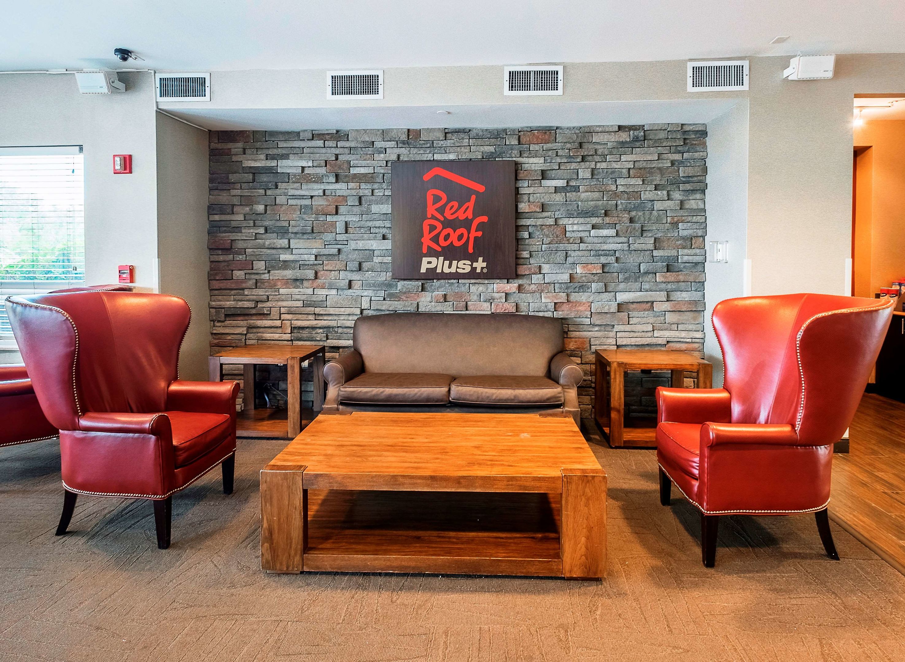 red roof inn plus boston logan