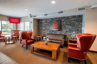 red roof inn plus boston logan