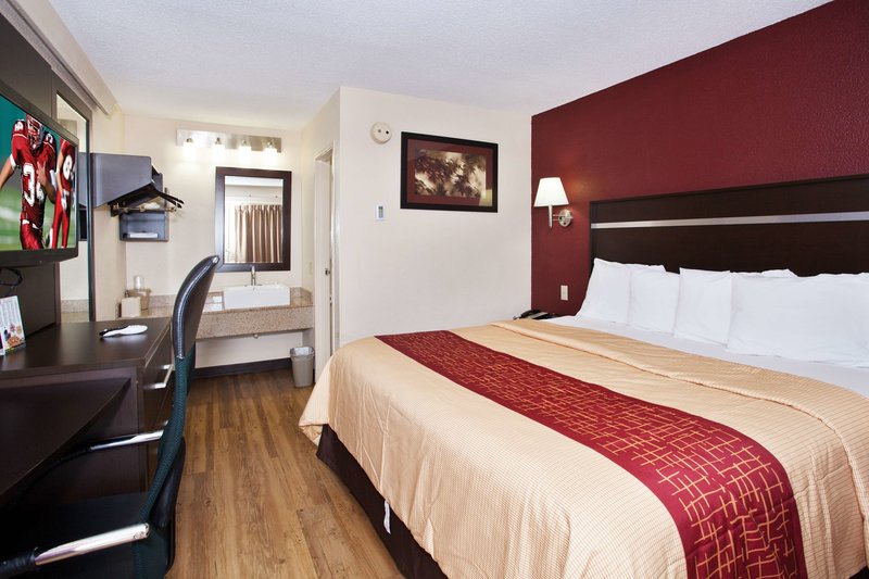 red roof inn plus nashville fairgrounds