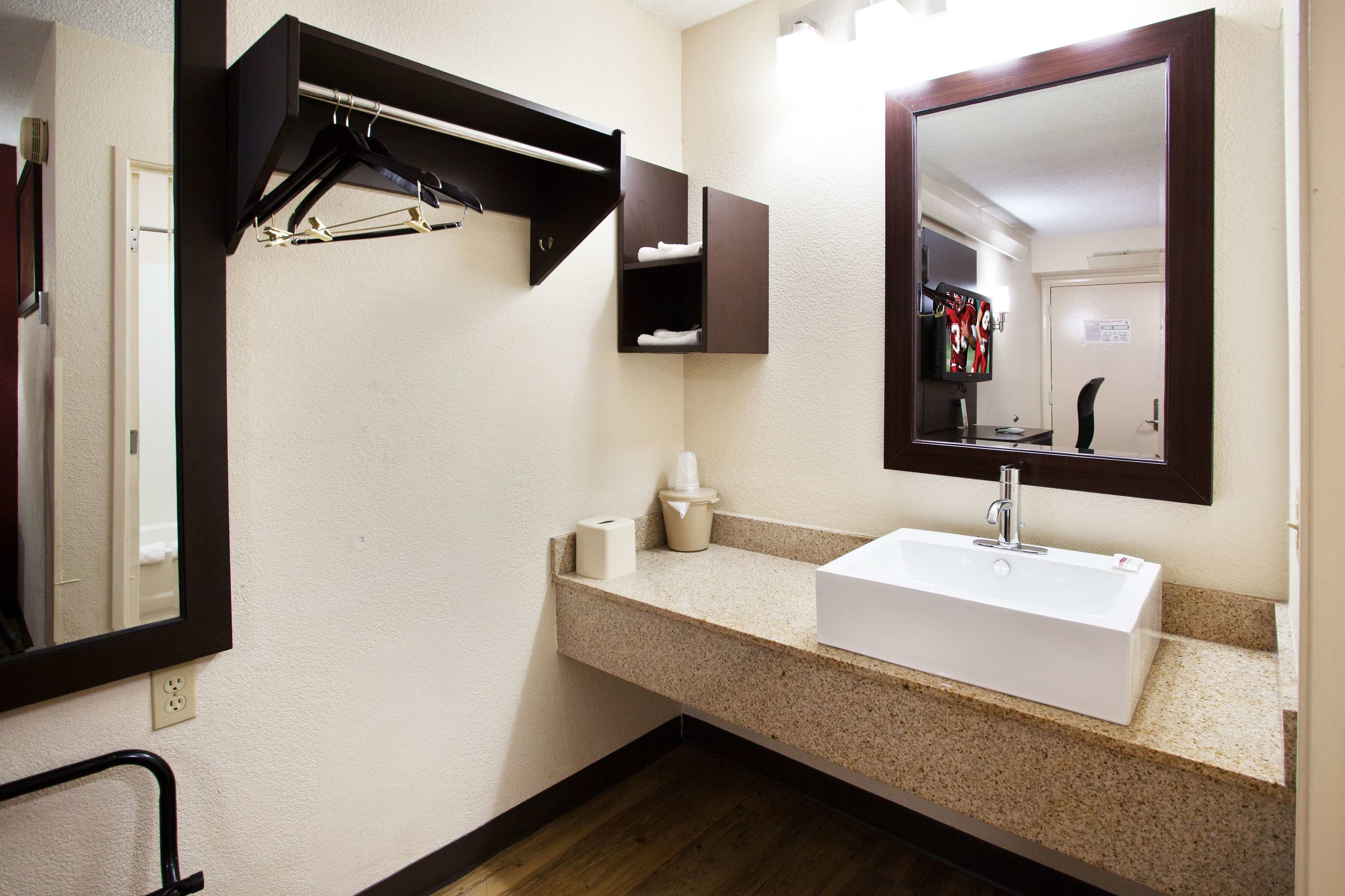 red roof inn plus nashville fairgrounds