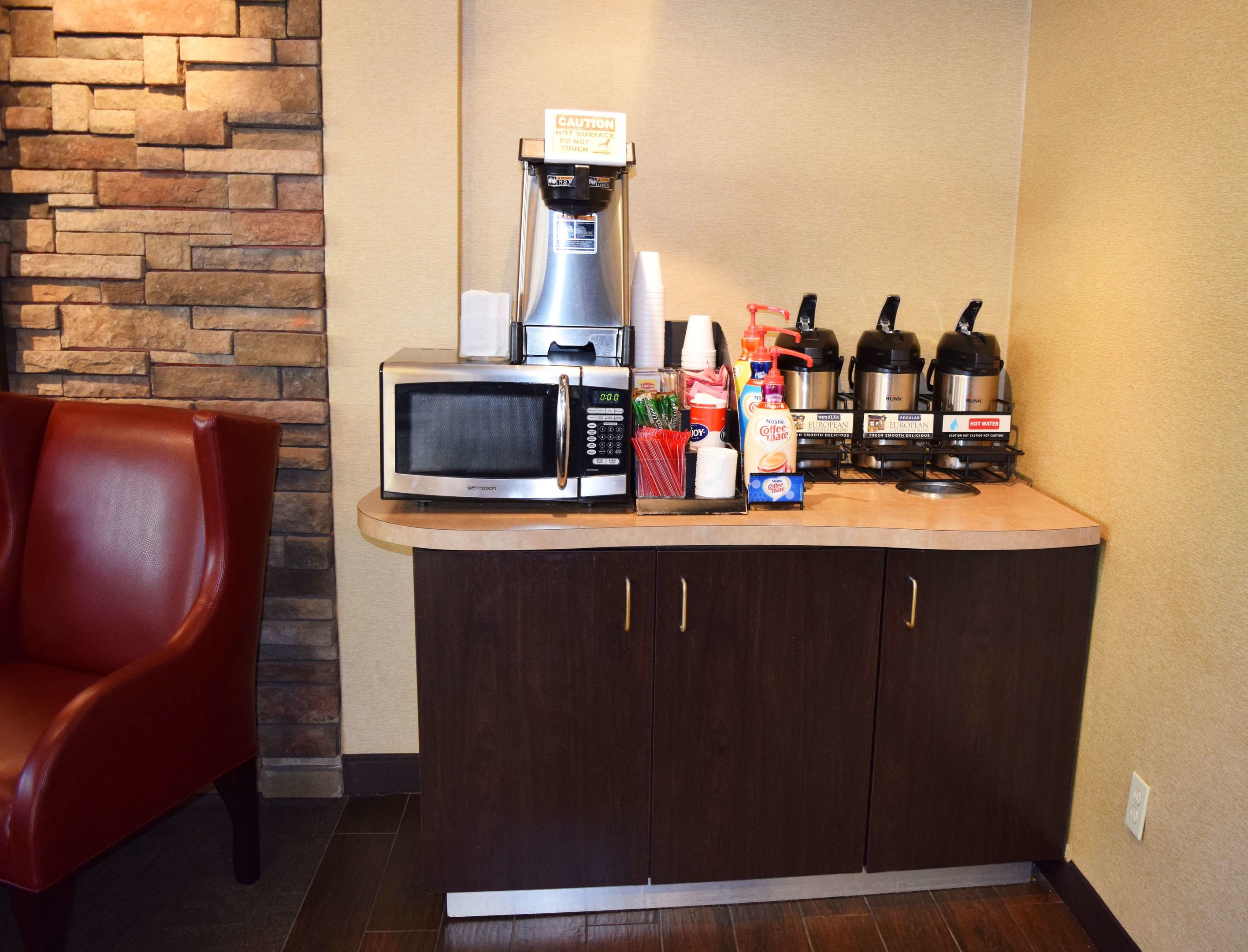 red roof inn plus pittsburgh east monroeville