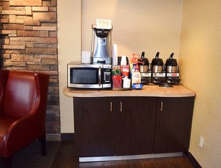 red roof inn plus pittsburgh east monroeville
