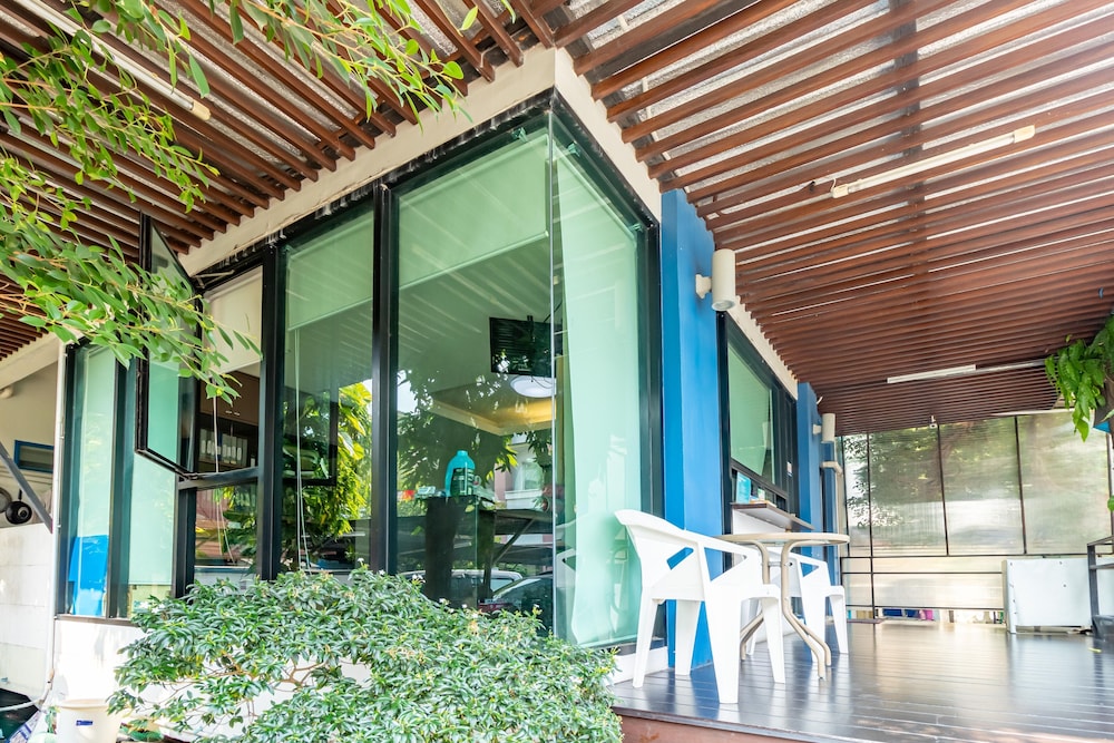 riski residence bangkok noi