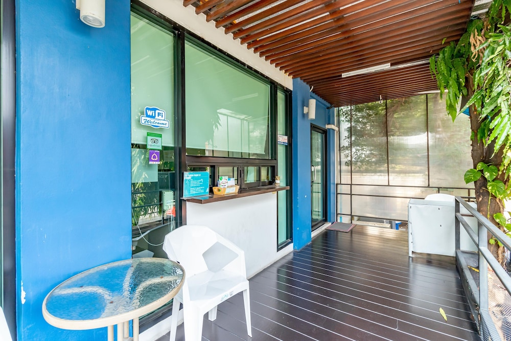 riski residence bangkok noi