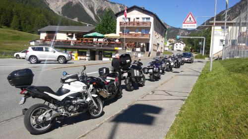 val muestair
