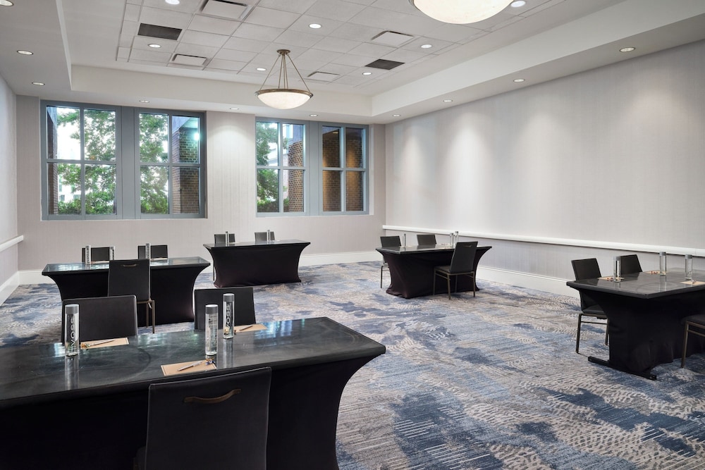 renaissance portsmouth norfolk waterfront hotel