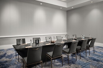 renaissance portsmouth norfolk waterfront hotel