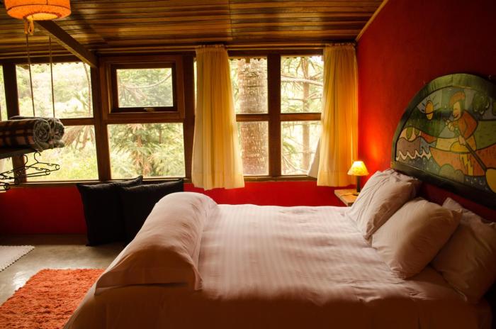 alive eco hut