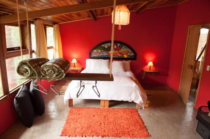 alive eco hut