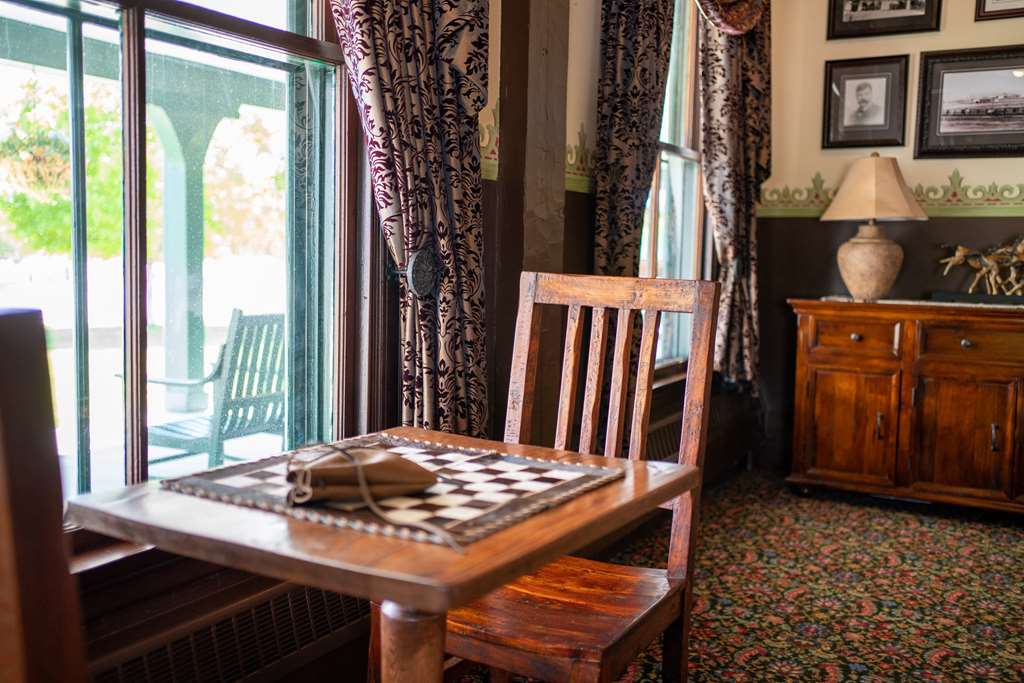 sheridan inn b w signature collection