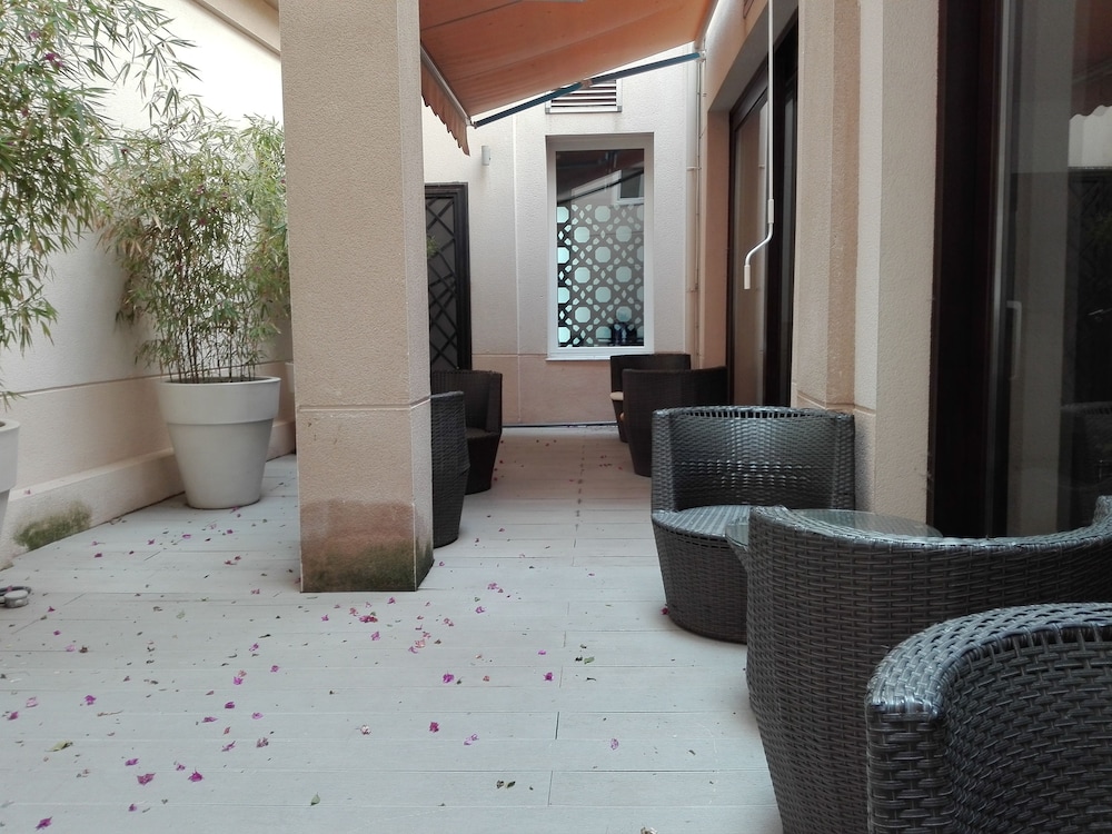hotel lalla doudja