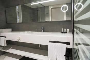 the legacy luxury hotel algiers hydra
