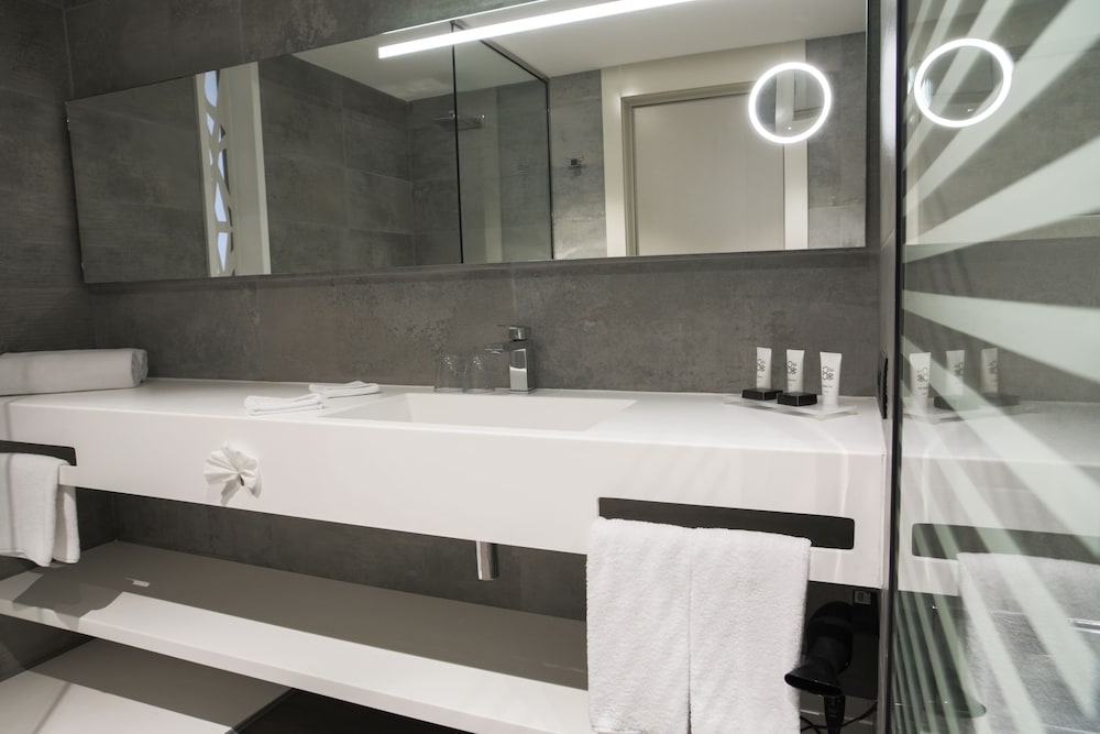 the legacy luxury hotel algiers hydra