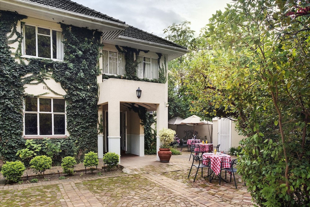 rozenburg guesthouse