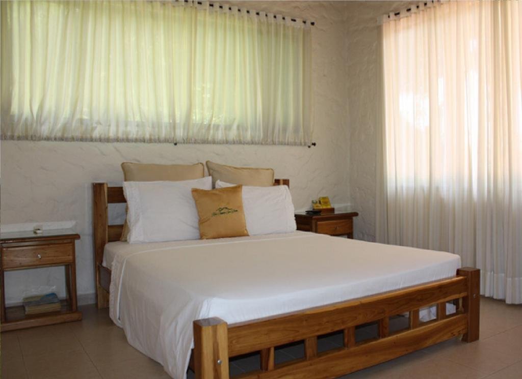 Hotel Campestre Cerro Dorado,San Sebastian De Mariquita>>Honda,3 star