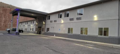 quality inn and suites salina national forest area