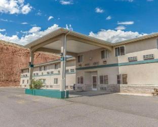 Quality Inn & Suites Salina National Forest Area,Salina>>Richfield,3 star