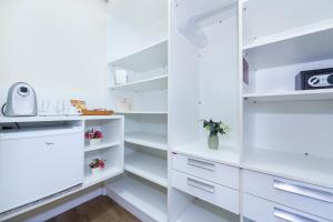 refugio das gales adults only