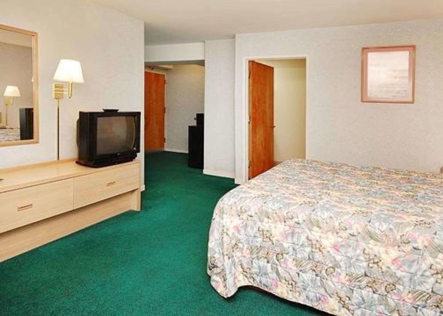rodeway inn civic center