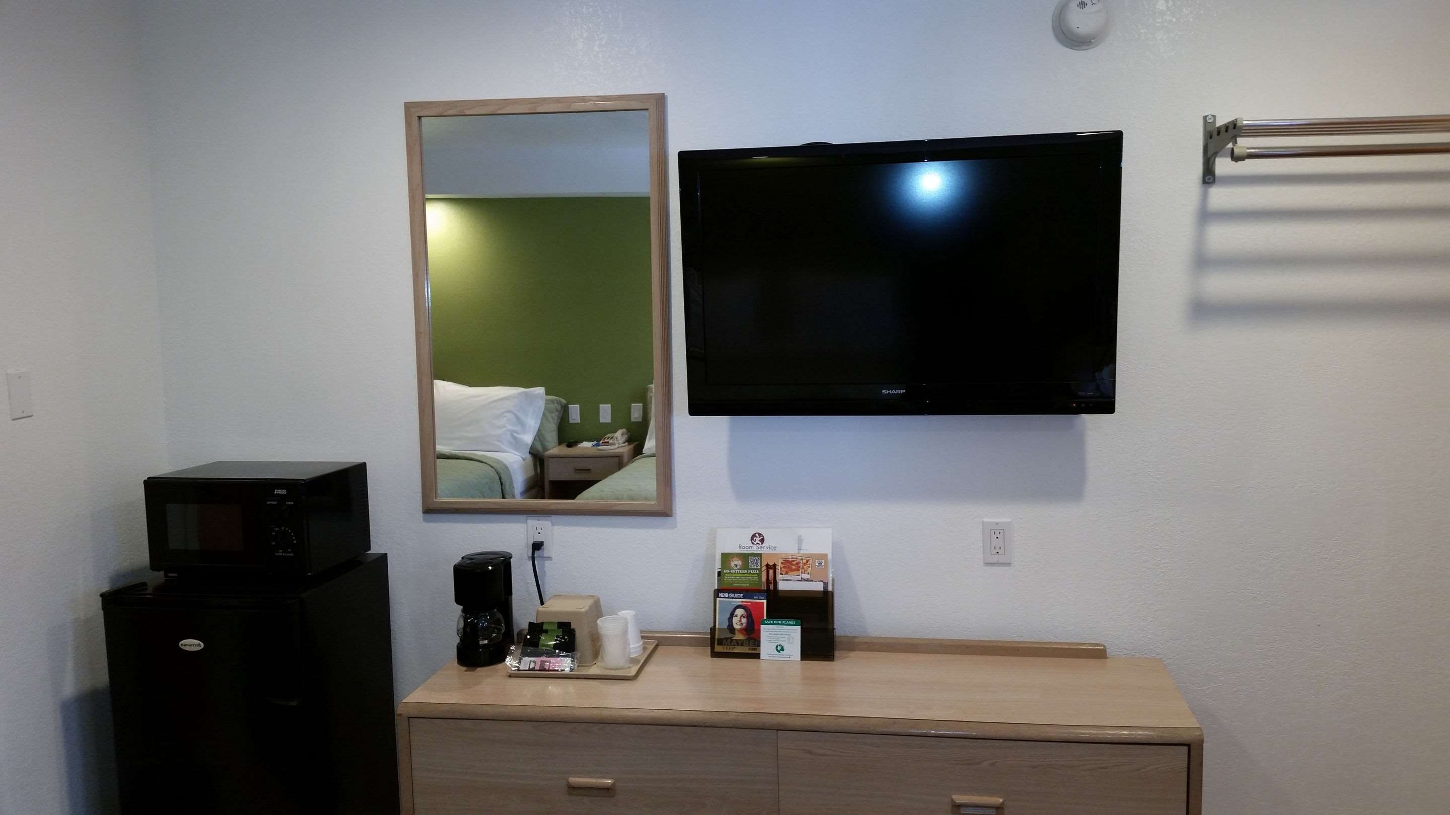 rodeway inn civic center
