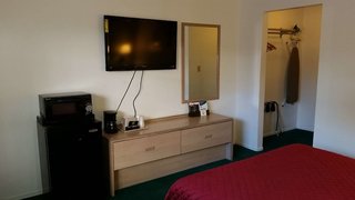 rodeway inn civic center