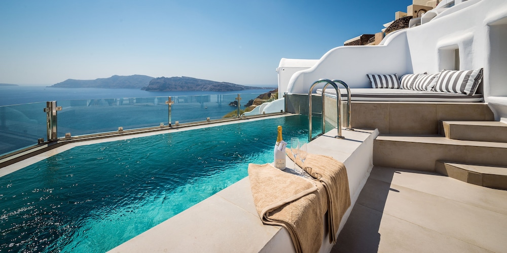 elite luxury suites