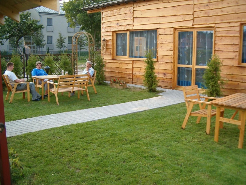 hotel daisy superior