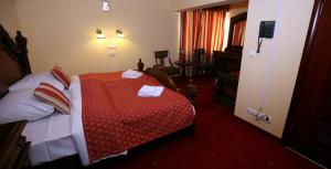 hotel daisy superior