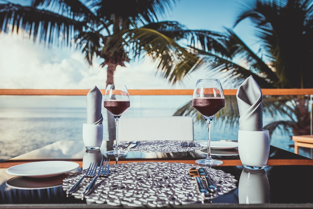 carana beach hotel