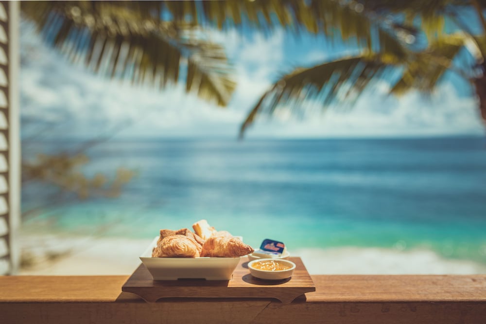 carana beach hotel
