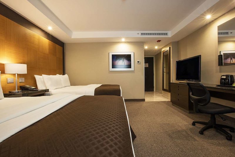 krystal urban aeropuerto cd de mexico