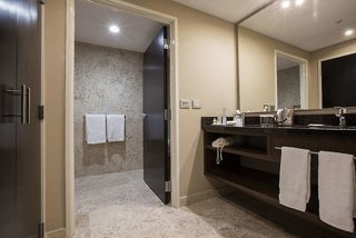 krystal urban aeropuerto cd de mexico