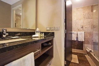 krystal urban aeropuerto cd de mexico