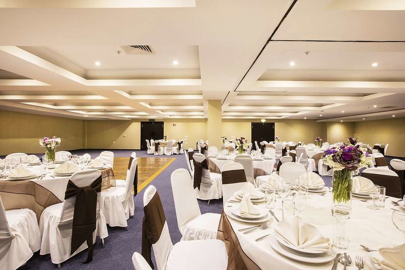 krystal urban aeropuerto cd de mexico