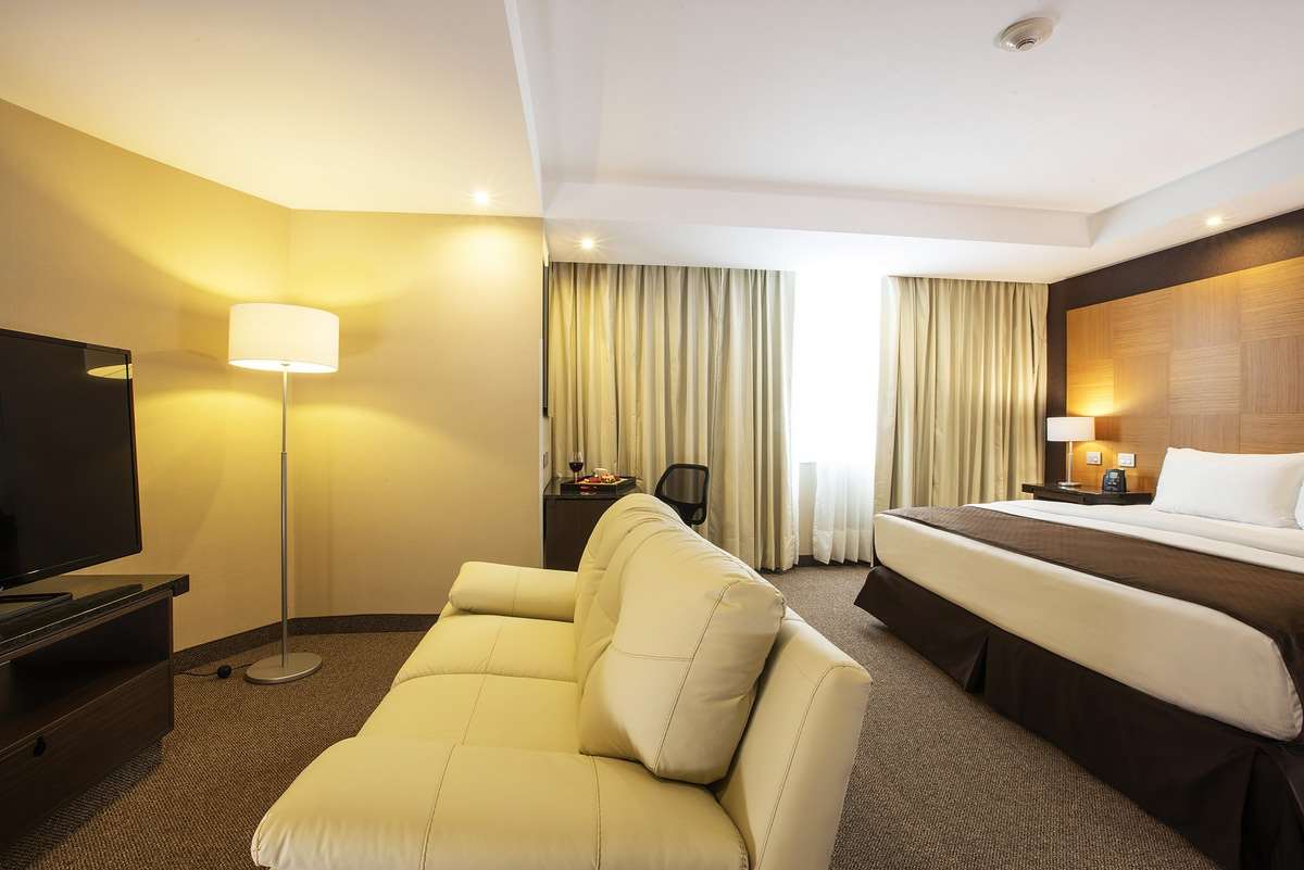 krystal urban aeropuerto cd de mexico