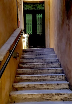 san lio tourist house