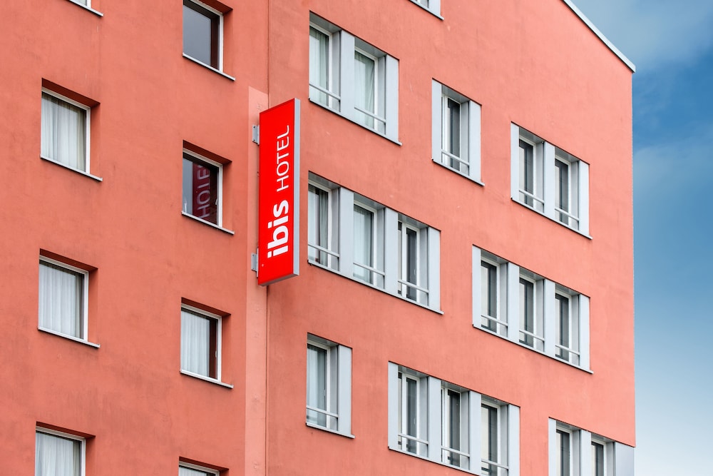 me and all hotel berlin east side by hyatt