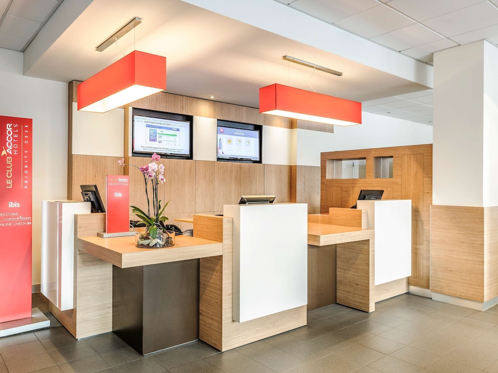 me and all hotel berlin east side by hyatt