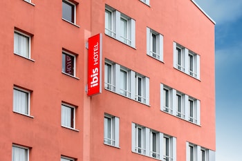 me and all hotel berlin east side by hyatt