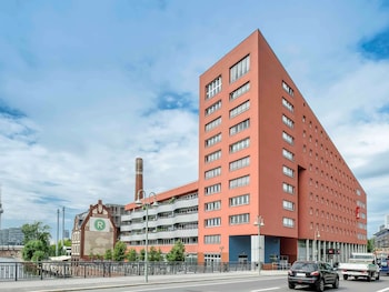 me and all hotel berlin east side by hyatt