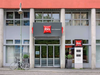 me and all hotel berlin east side by hyatt