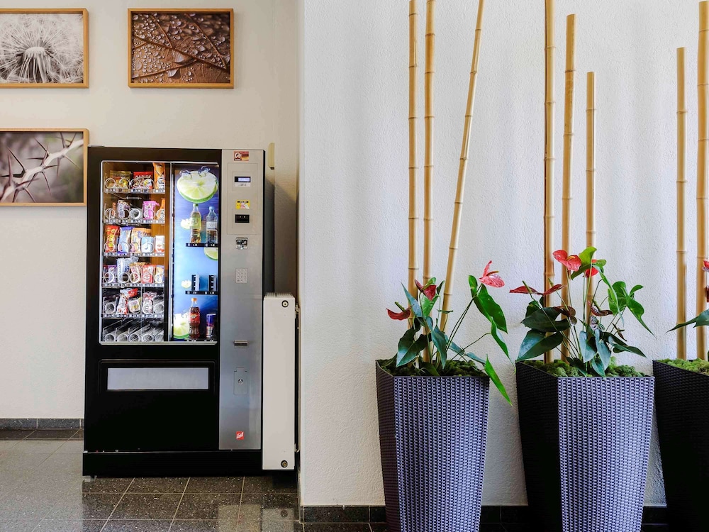 me and all hotel berlin east side by hyatt