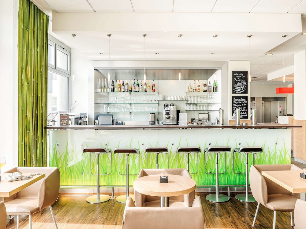 me and all hotel berlin east side by hyatt