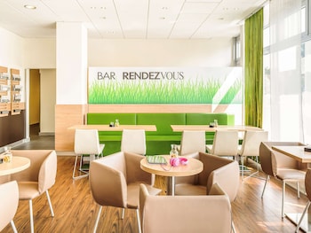 me and all hotel berlin east side by hyatt