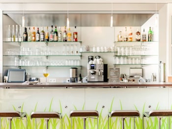 me and all hotel berlin east side by hyatt