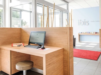 me and all hotel berlin east side by hyatt